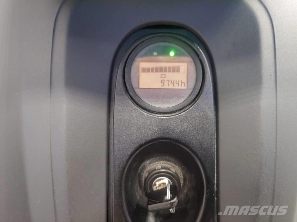 Linde L12/1172 Pedestrian stacker