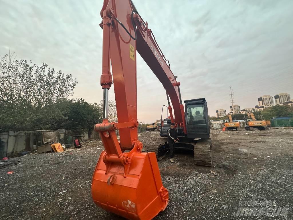 Hitachi ZX 200 Crawler excavators
