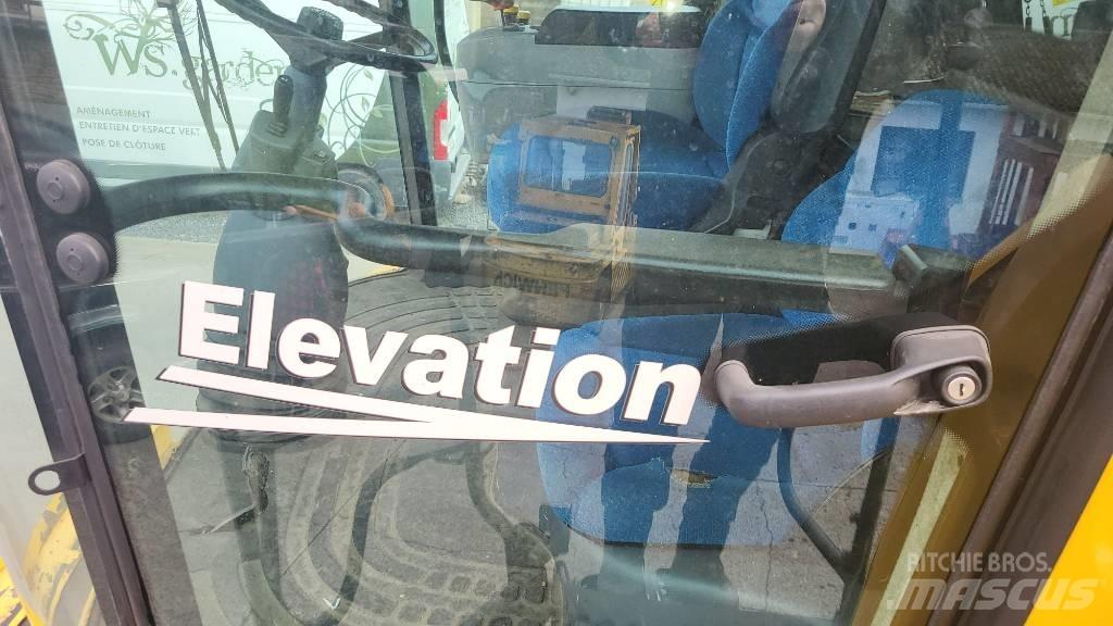 New Holland CR9070 Combine harvesters