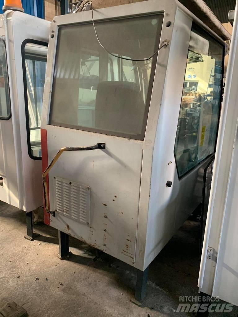 O&K Pms III Cabins and interior