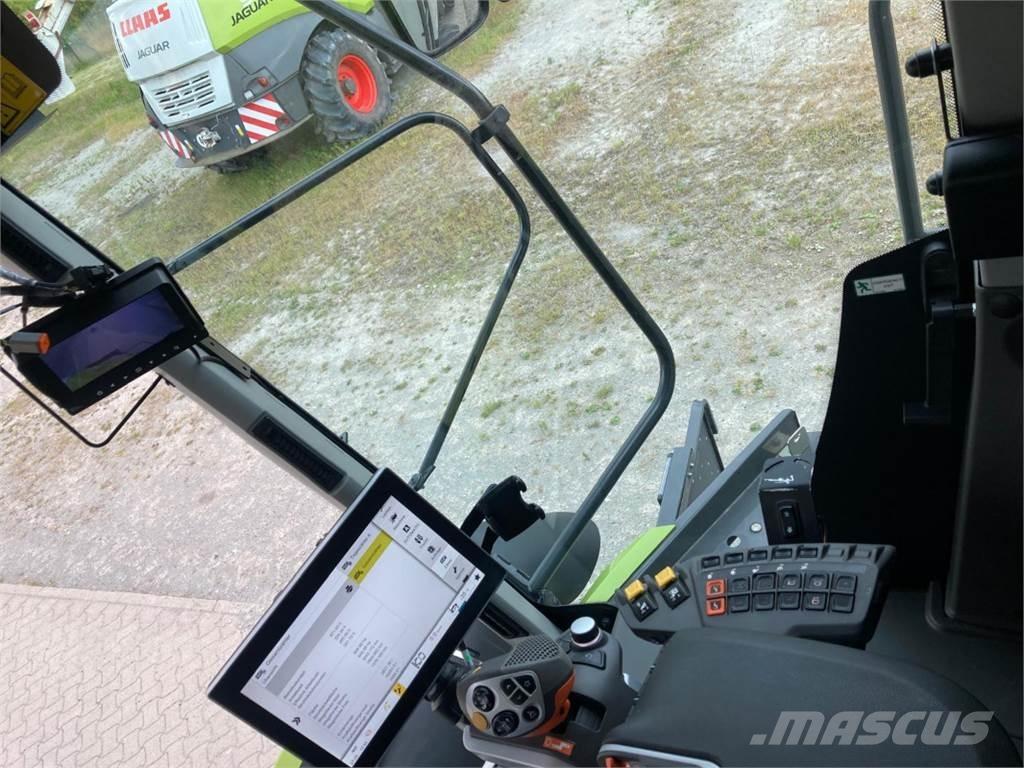 CLAAS Lexion 6800 Farm machinery