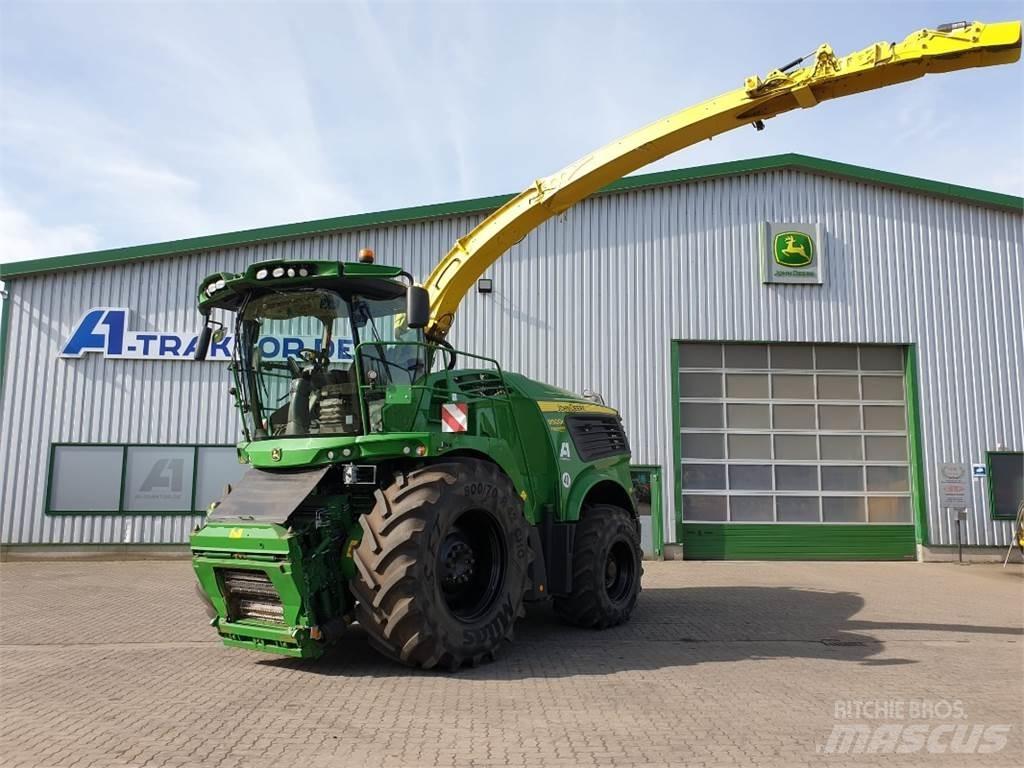 John Deere 9900 Forage harvesters