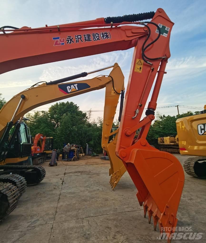 Hitachi ZX 200 Crawler excavators