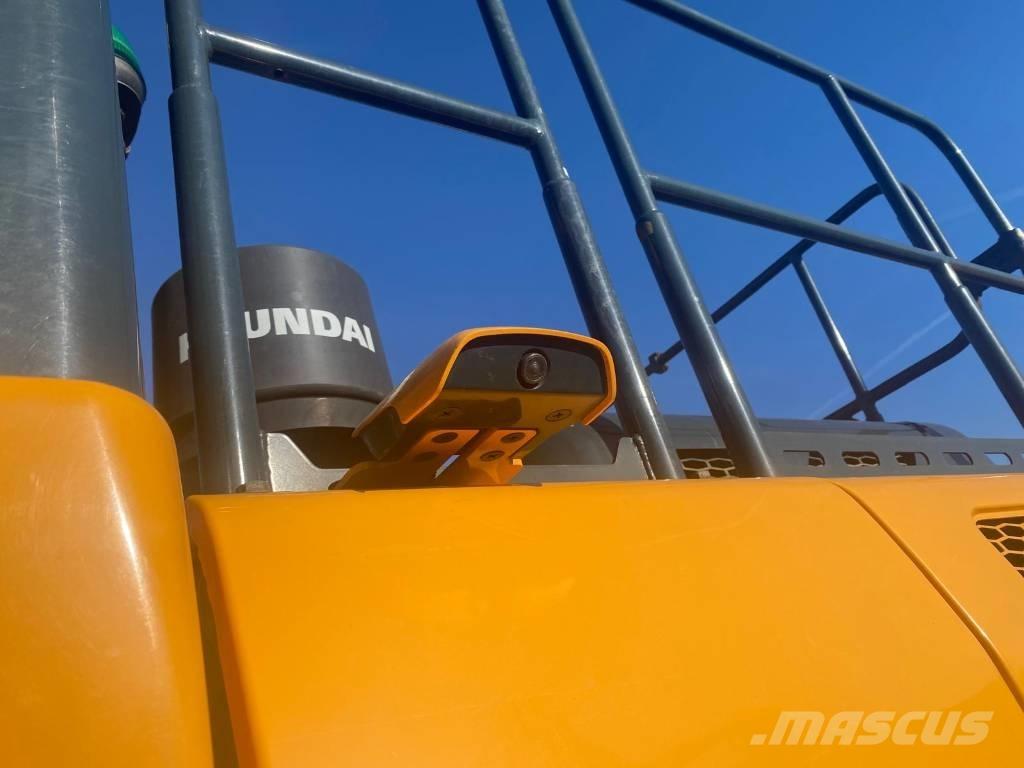 Hyundai HX220L Crawler excavators