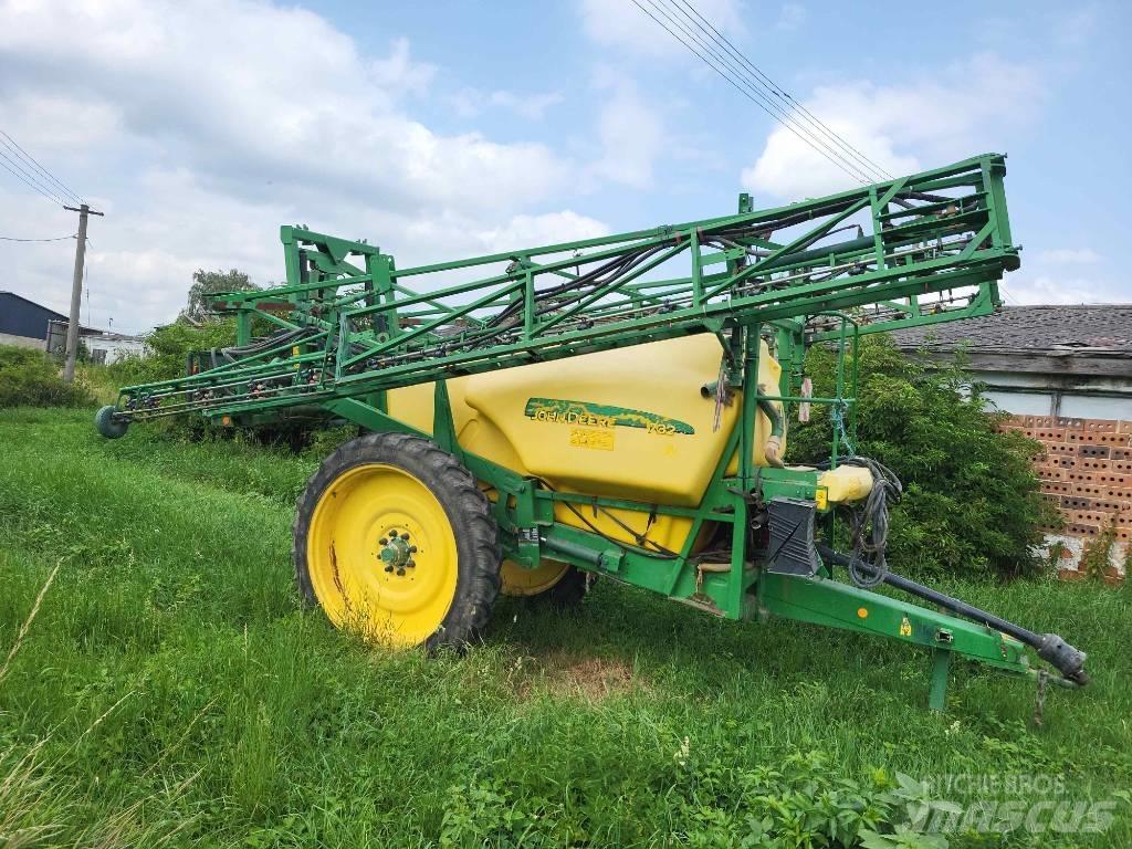 John Deere 732 Trailed sprayers