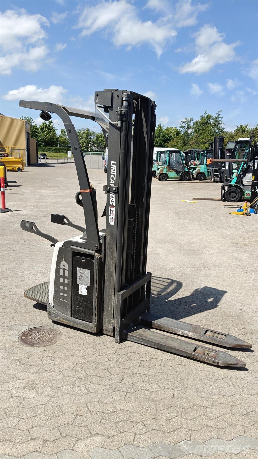 Atlet PSP160 Self propelled stackers