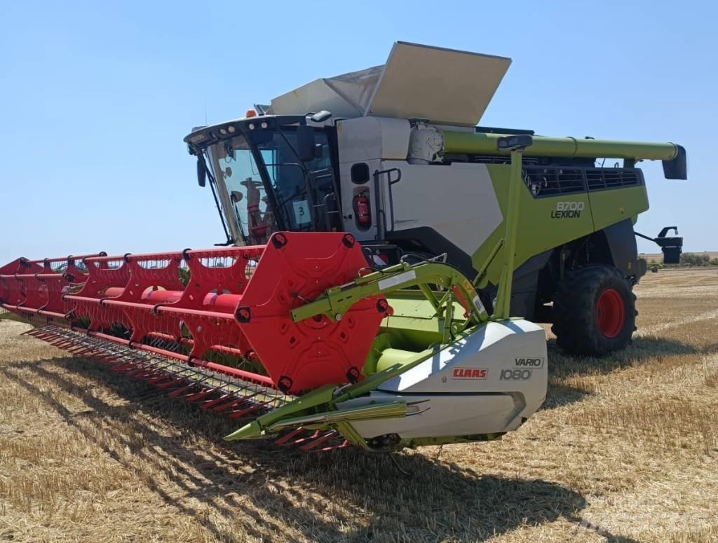 CLAAS Lexion 8700 Combine harvesters