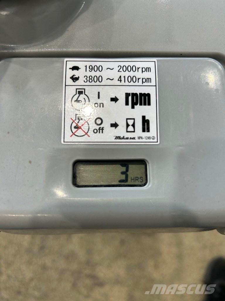 Mikasa MTX 50 Tampers