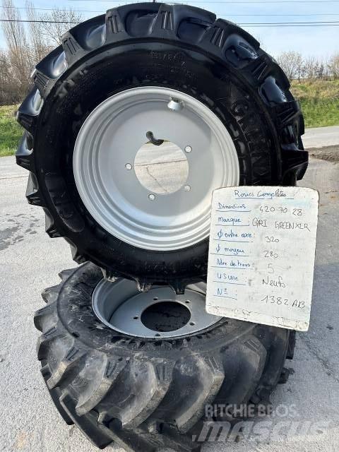  GREENEX 320/70R28 Tyres, wheels and rims