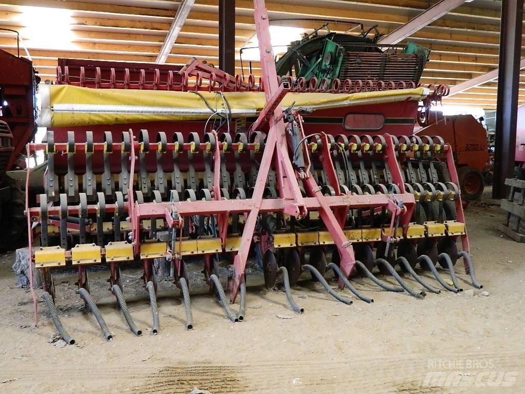 Väderstad Rapid400C Drills