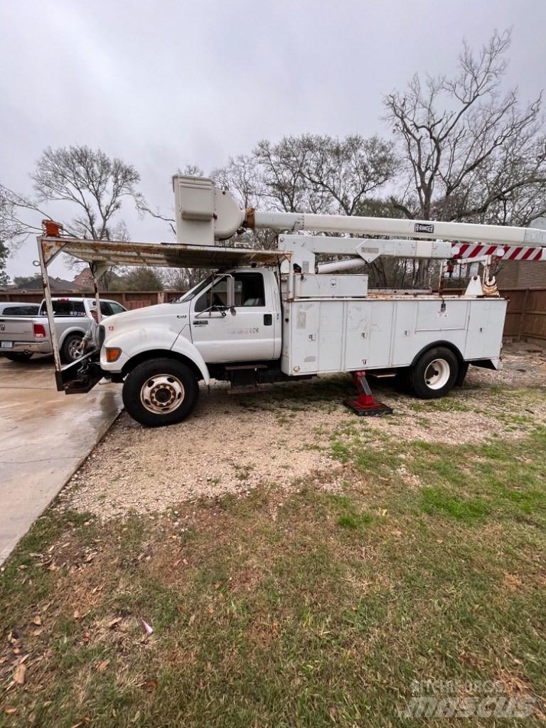 Ford F 750 Truck mounted platforms