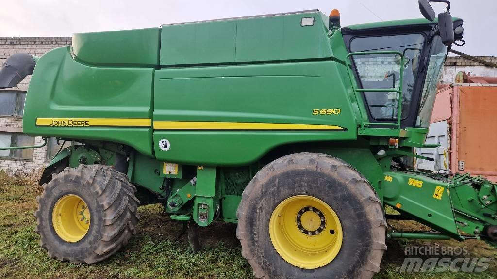 John Deere S 690 Combine harvesters