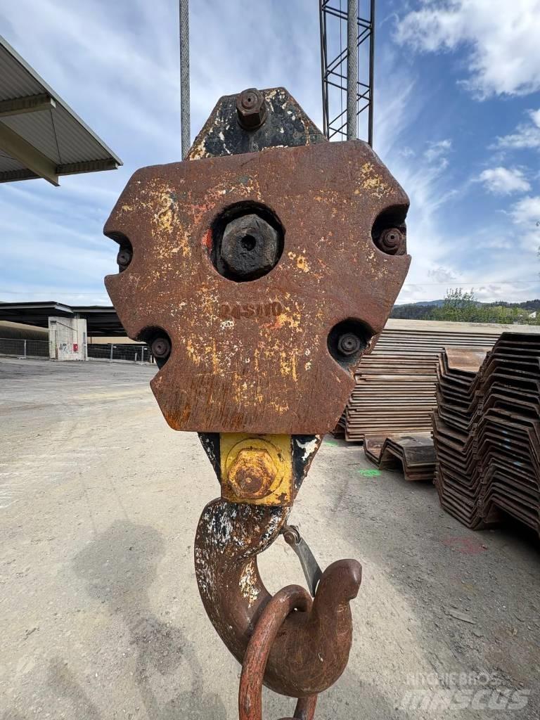 Hitachi KH 180-3 Track mounted cranes