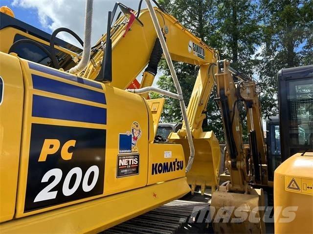 Komatsu PC 200-8 Crawler excavators