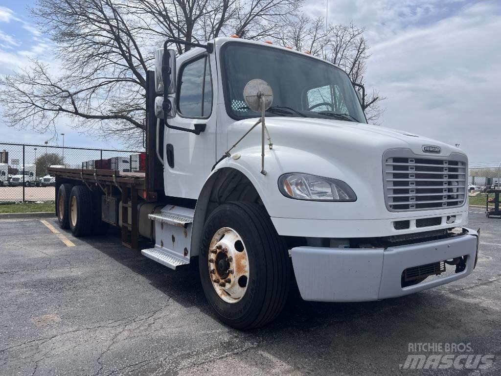 Freightliner M 106 Flatbed / Dropside trucks