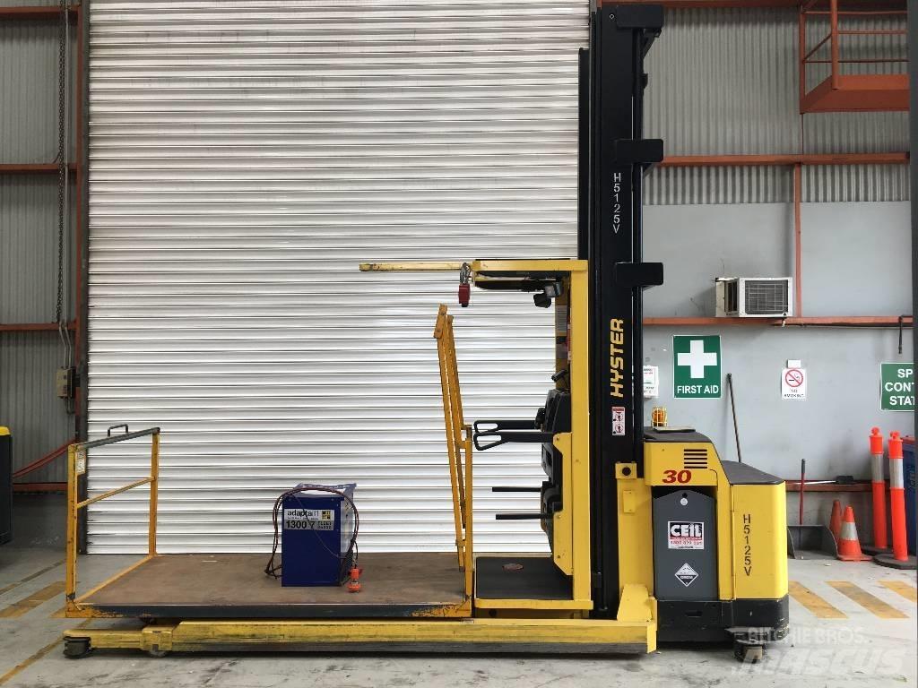 Hyster R30XMF2 High lift order picker