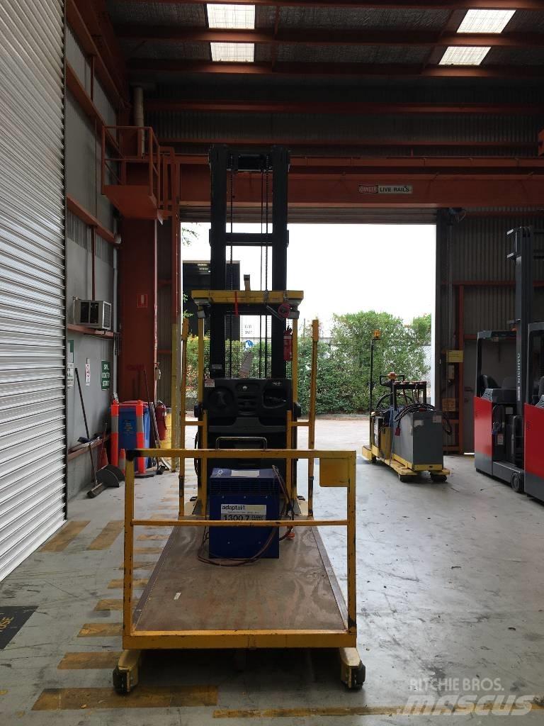 Hyster R30XMF2 High lift order picker