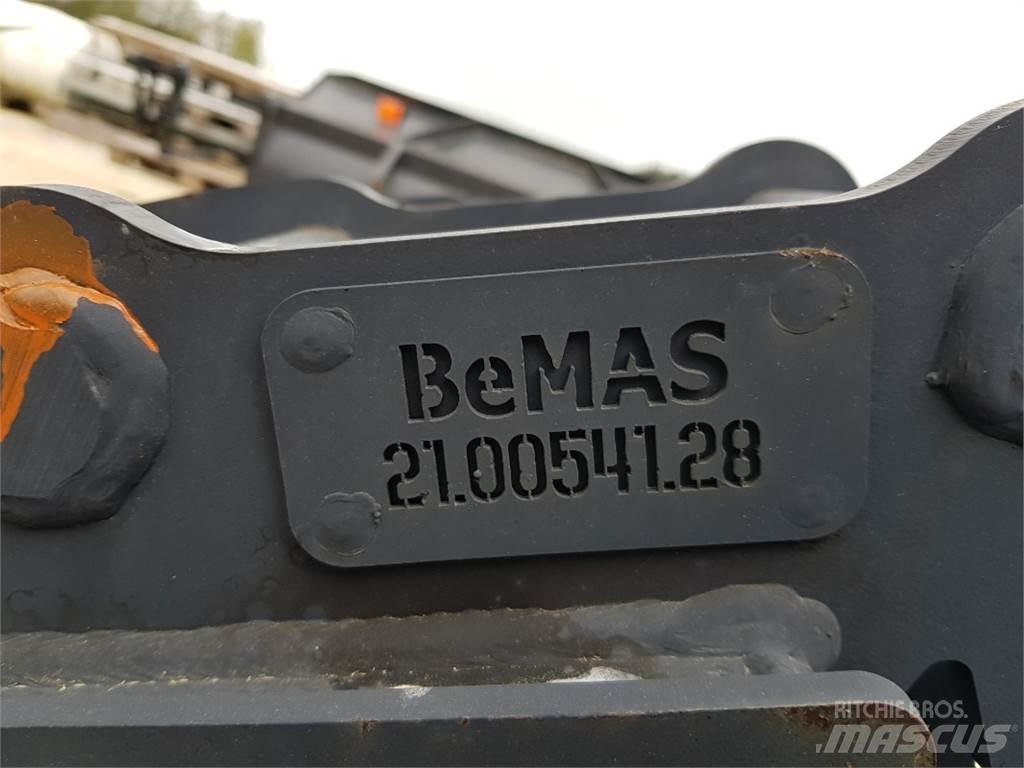 TL 300 SW010 Backhoes
