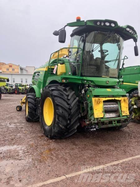 John Deere 8400 Forage harvesters