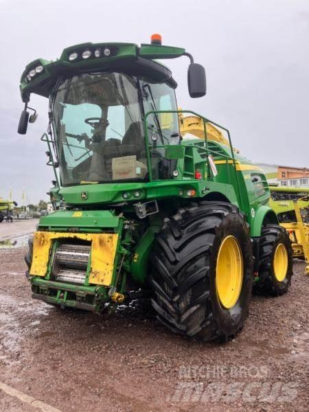 John Deere 8400 Forage harvesters
