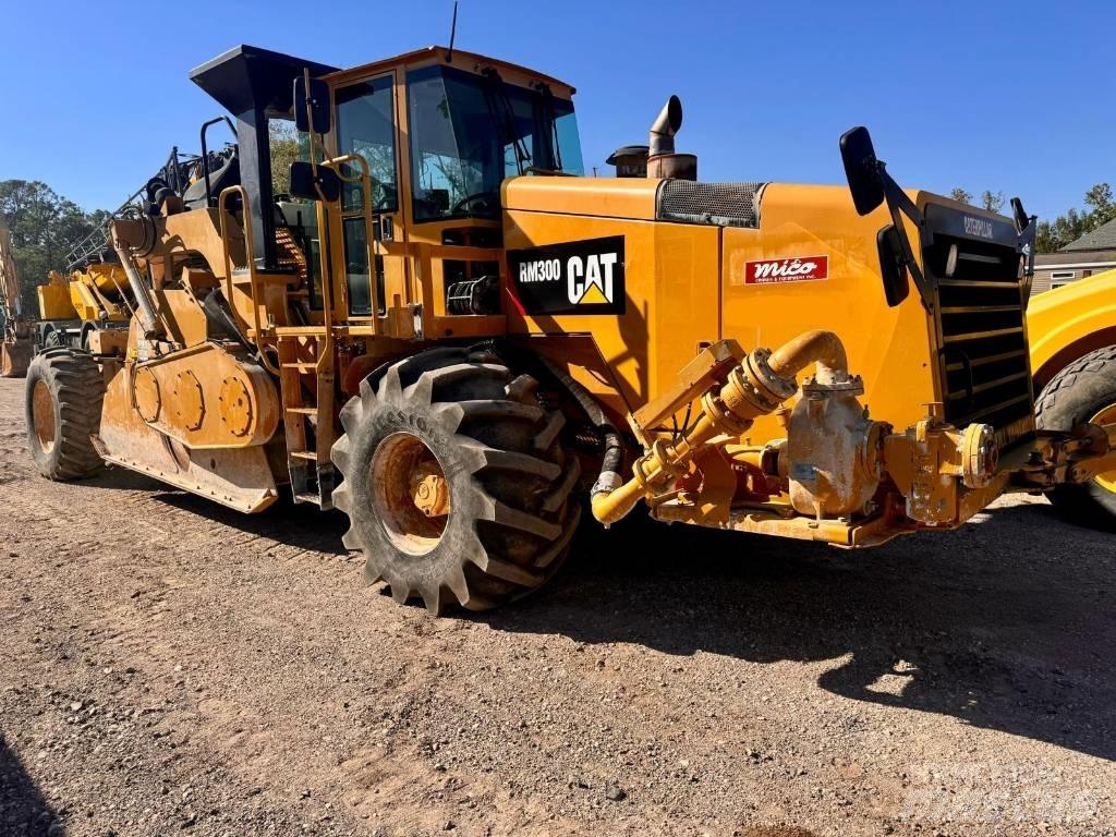 CAT RM 300 Asphalt recycling