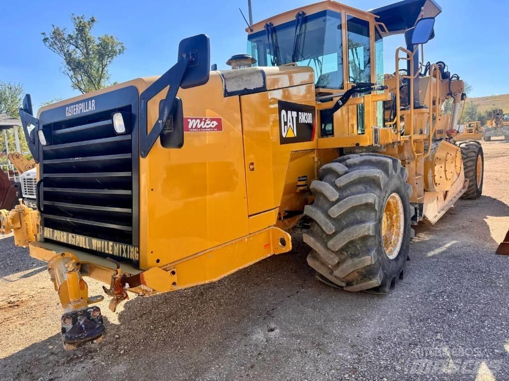 CAT RM 300 Asphalt recycling