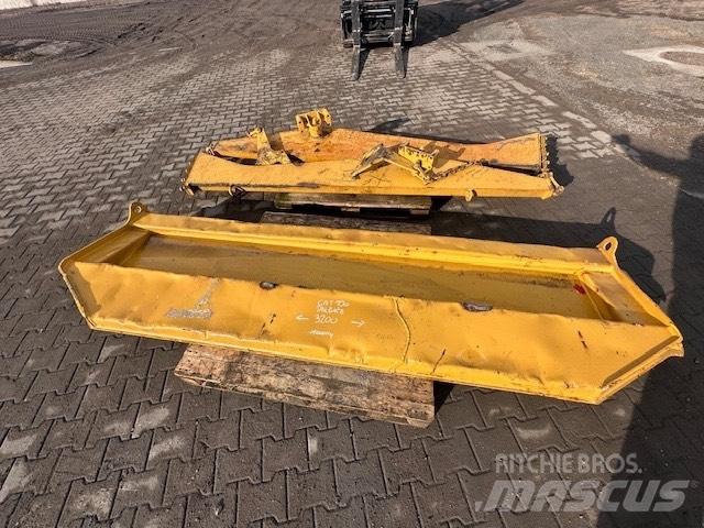 CAT 730 KLAPA Articulated Haulers