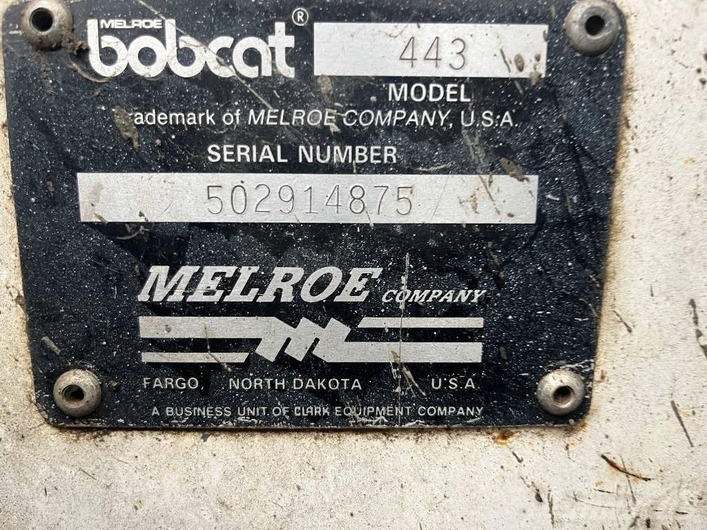 Bobcat 443      V-4129 Front loaders and diggers