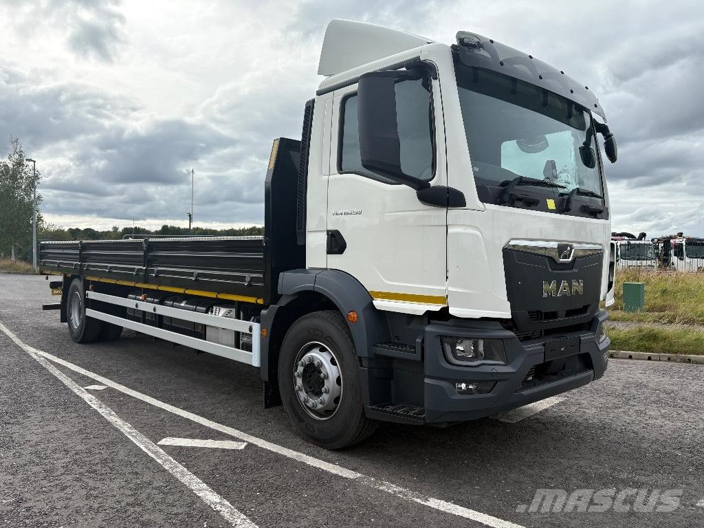 MAN TGM18.250 Flatbed / Dropside trucks