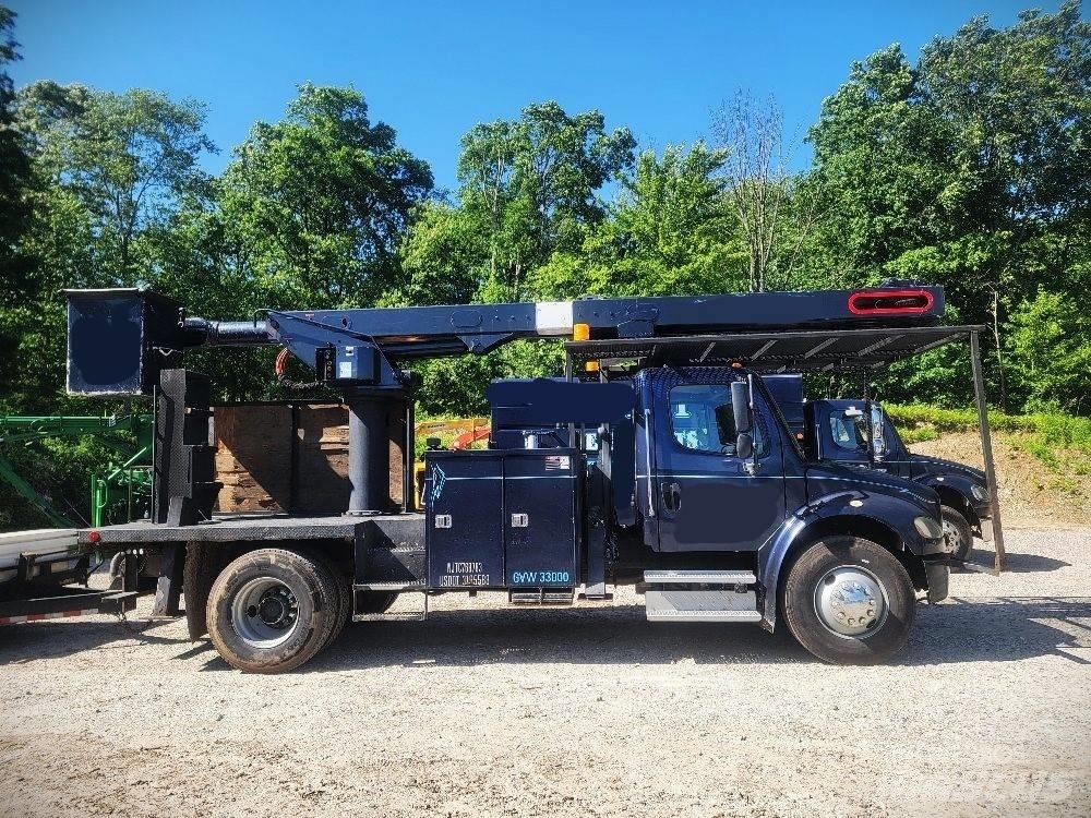 Freightliner M2106 Truck mounted platforms