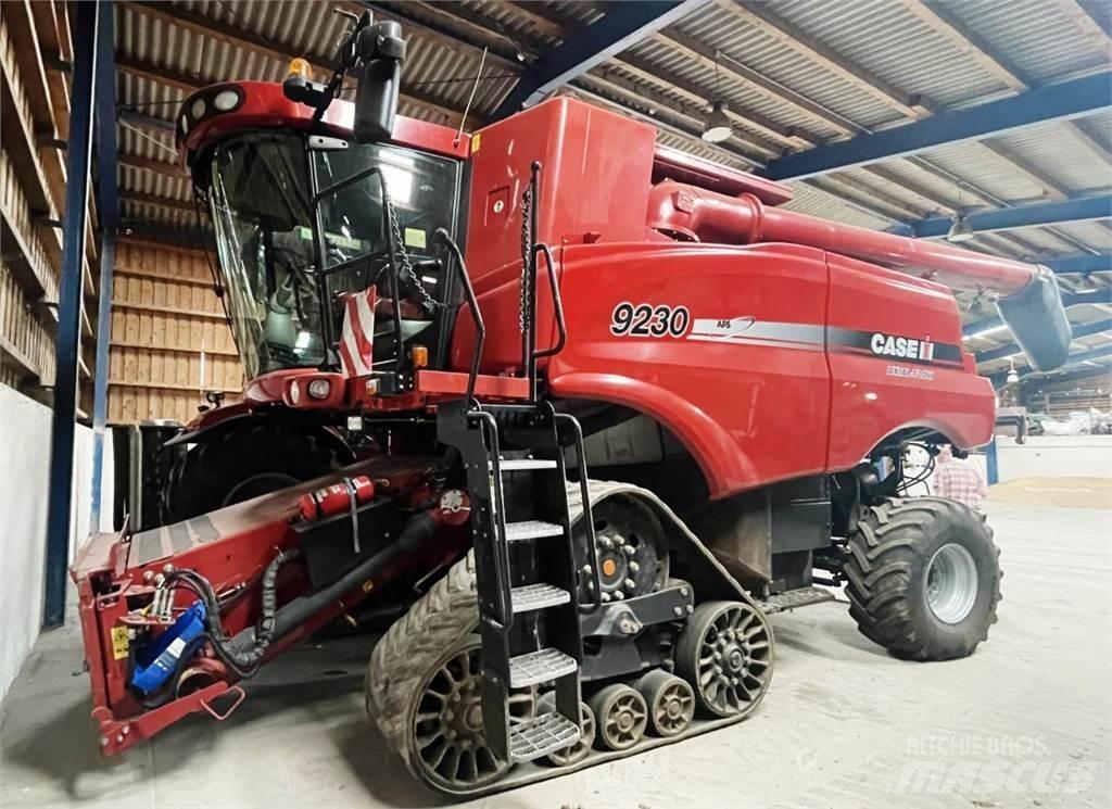 Case IH 9230 Combine harvesters