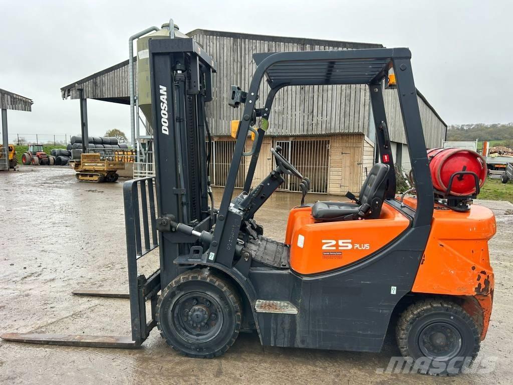 Doosan G 25 GP Plus LPG trucks