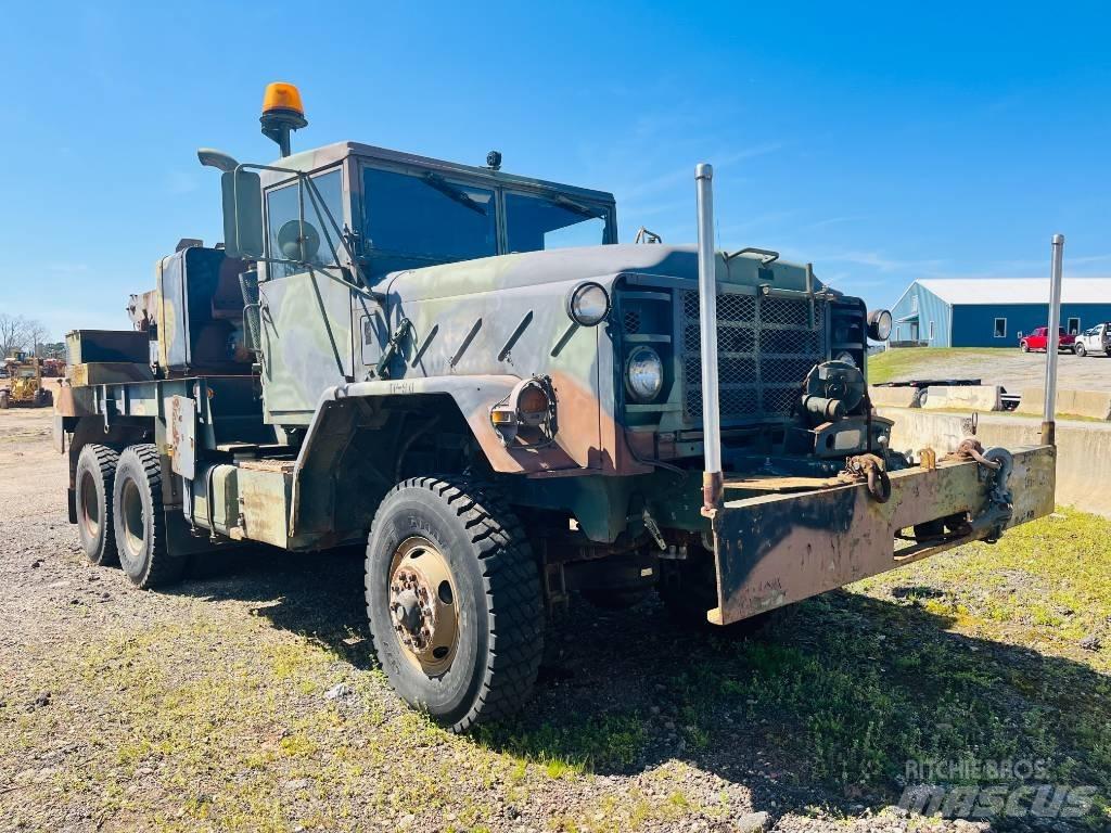 AM General M936 Recovery vehicles
