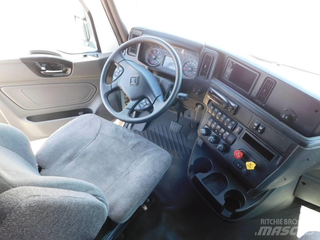 International LT 625 Prime Movers