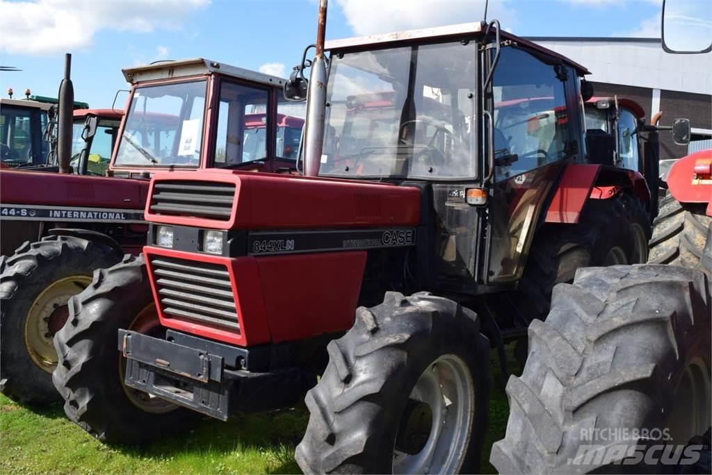 Case IH 844 XL Tractors