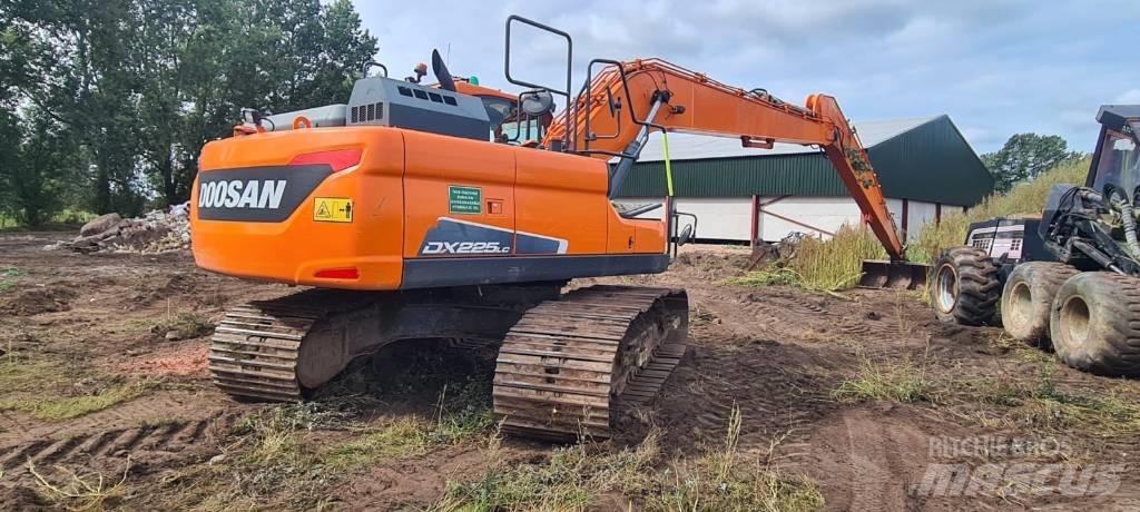 Doosan DX 225 LC-5 Crawler excavators