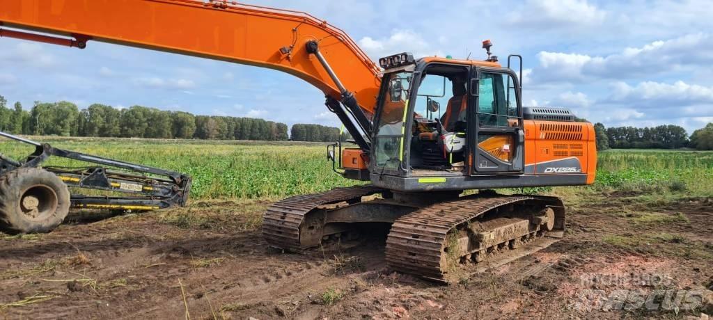 Doosan DX 225 LC-5 Crawler excavators