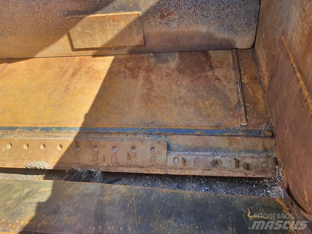 CAT 627 F Scrapers