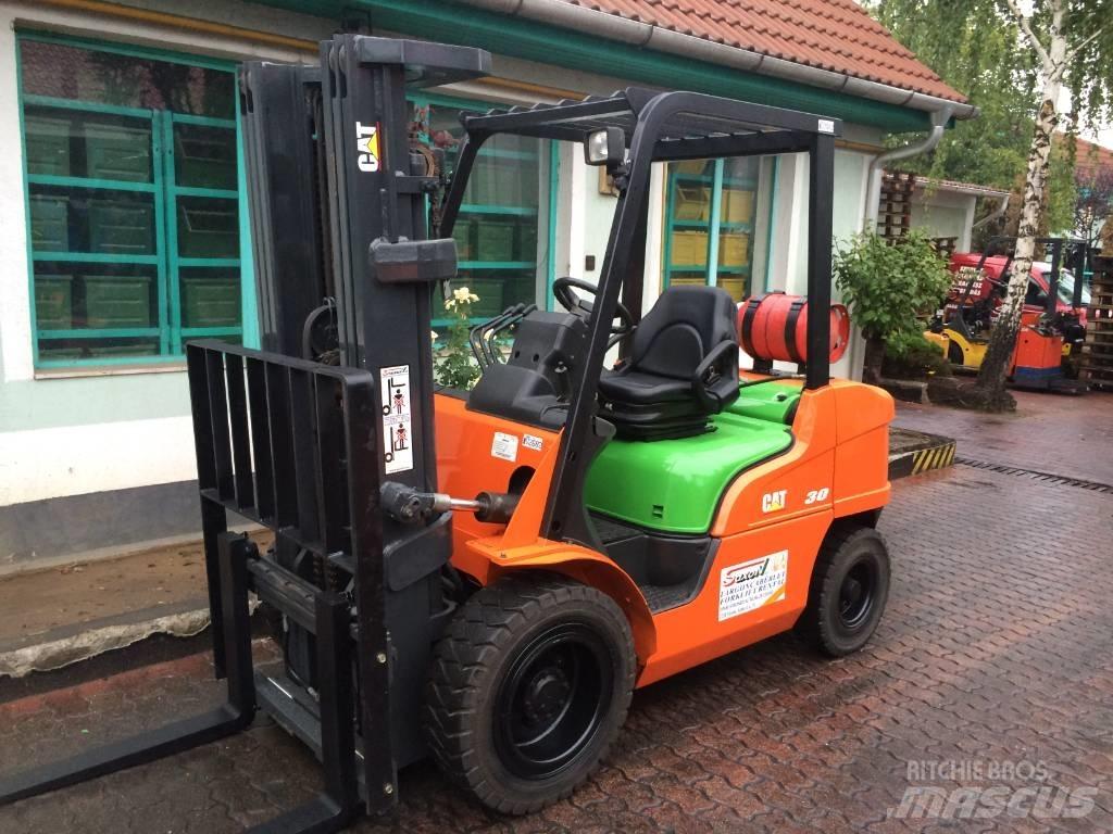 CAT GP 35 N V-2682 LPG trucks