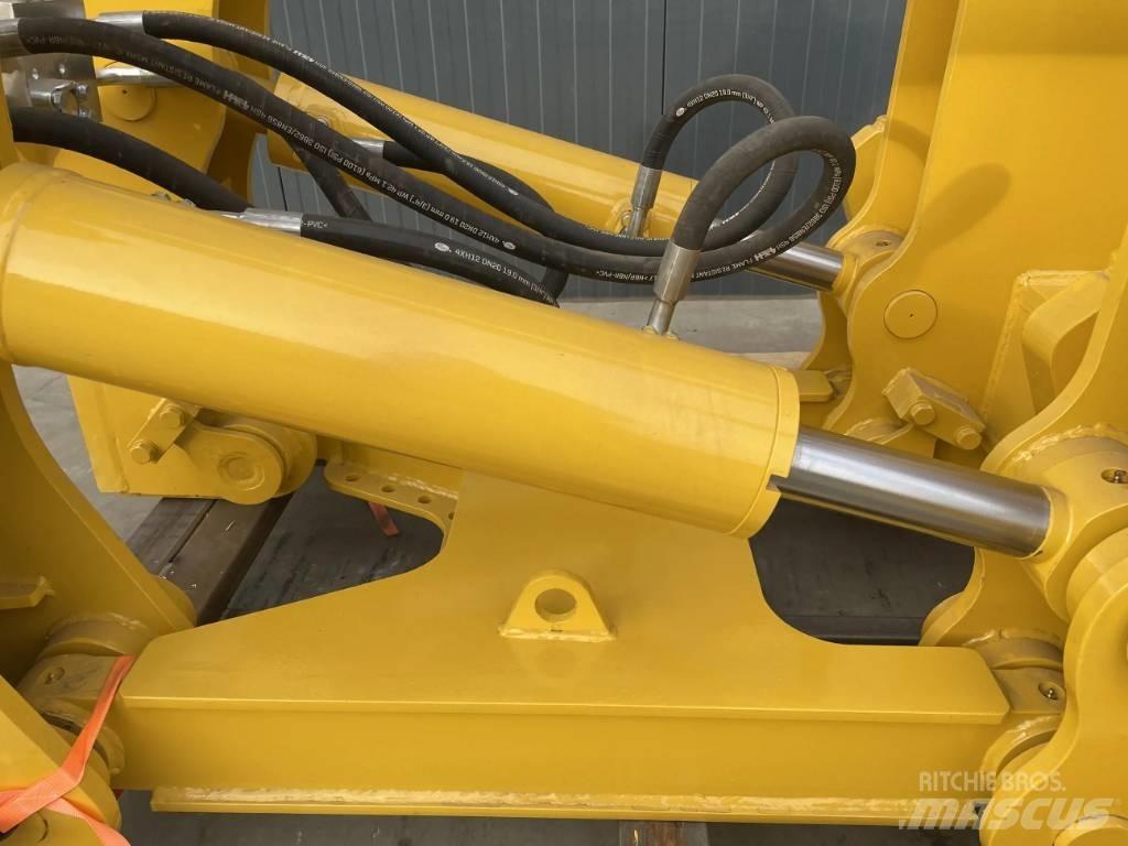 Komatsu D85 Scarifiers