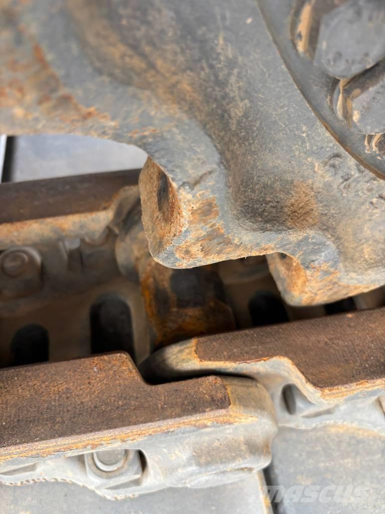 Hyundai R 245 LR Long reach excavators