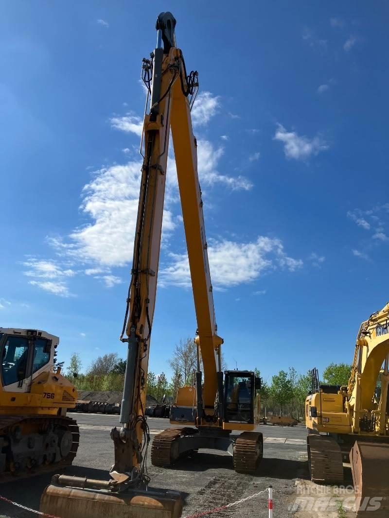 Liebherr R936 Crawler excavators