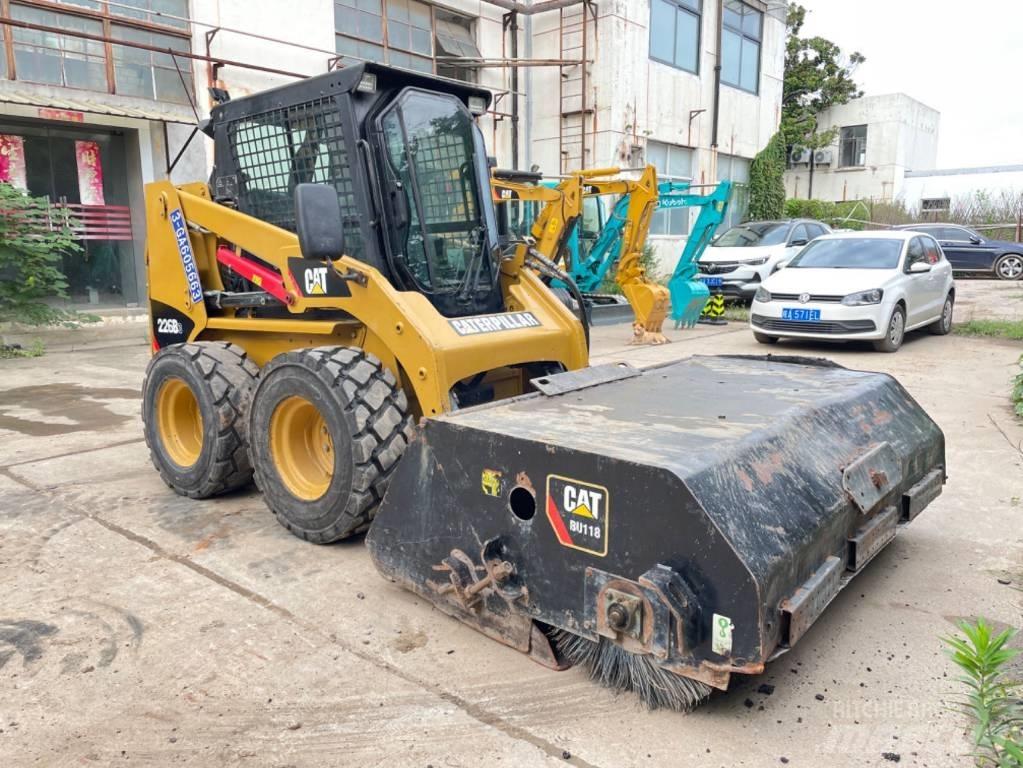 CAT 226B Skid steer loaders