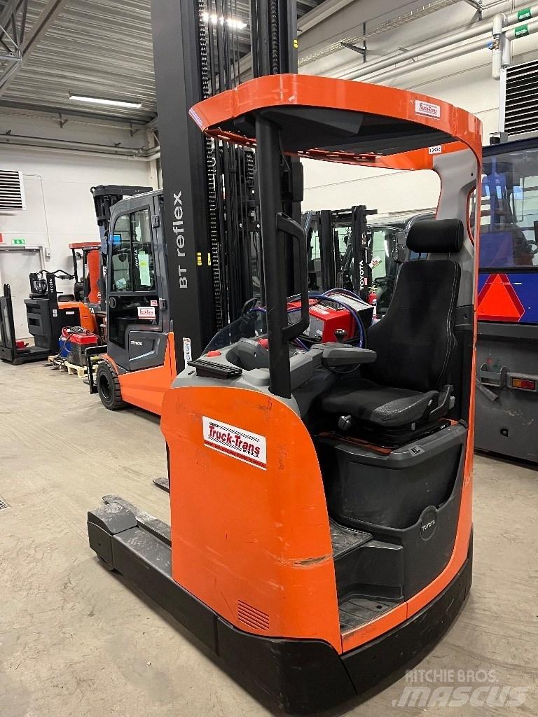 Toyota RRE160H Reach truck