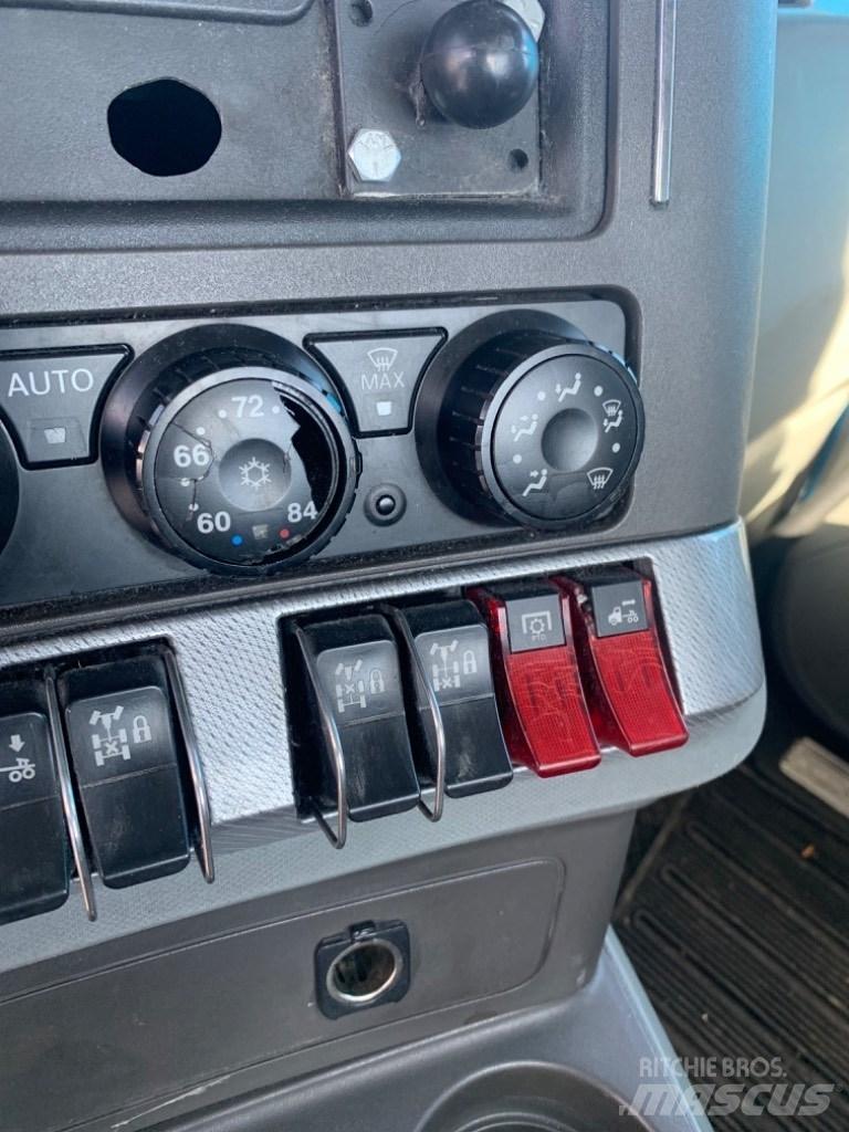 Kenworth T-880 Prime Movers