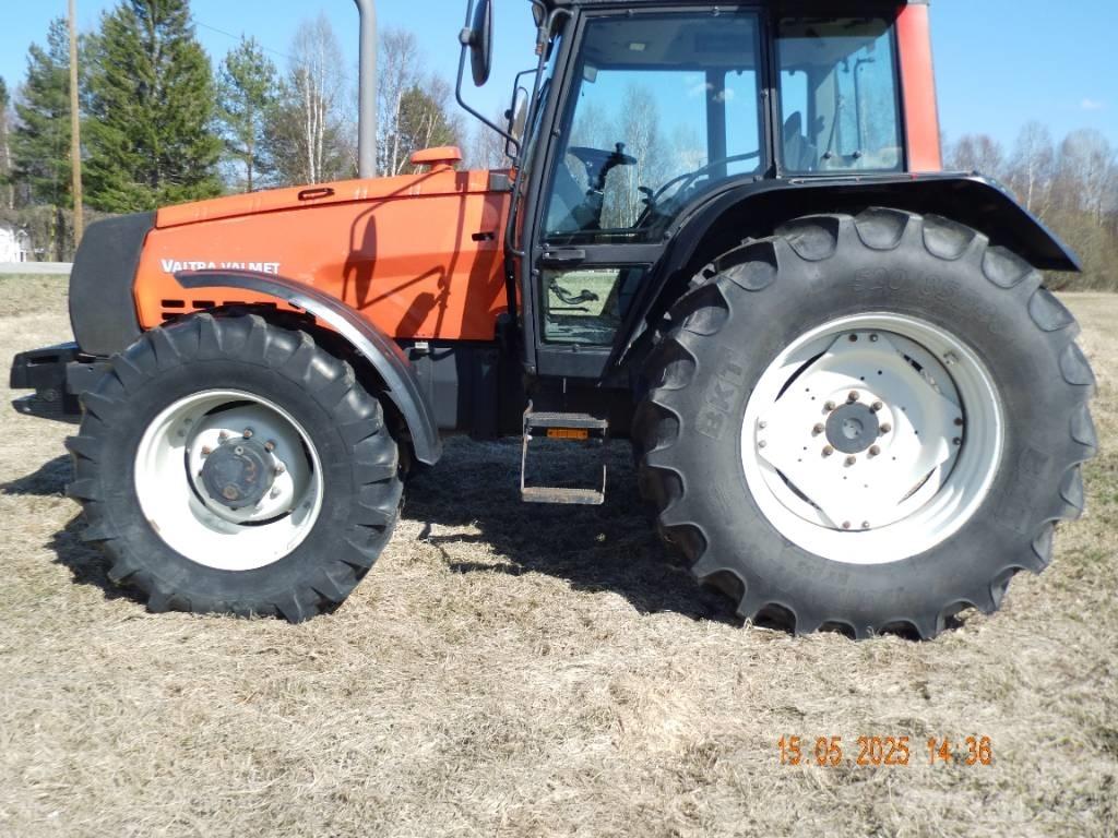 Valtra Valmet 8400 Tractors