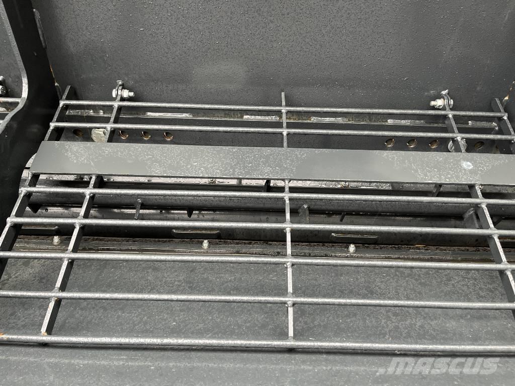 Ysta SP-1000 Sand and salt spreaders