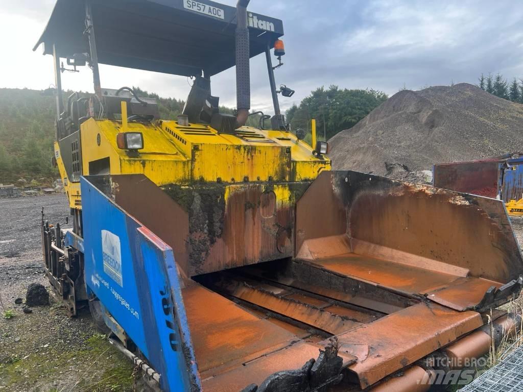 Titan 6870 Paver Asphalt pavers