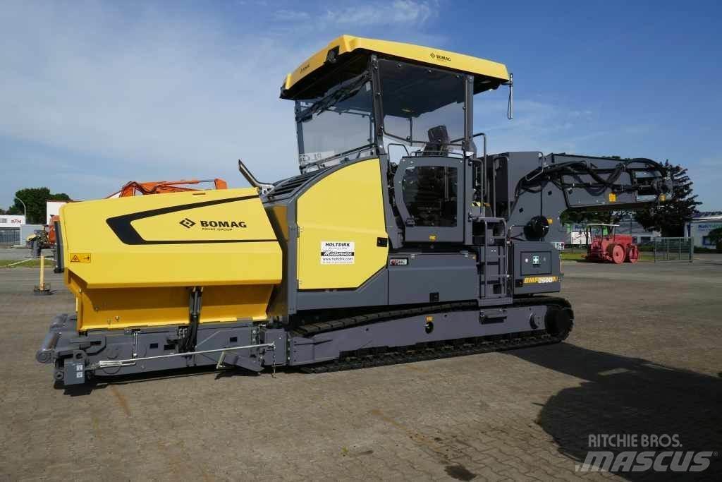 Bomag BMF 2500 M Feeders