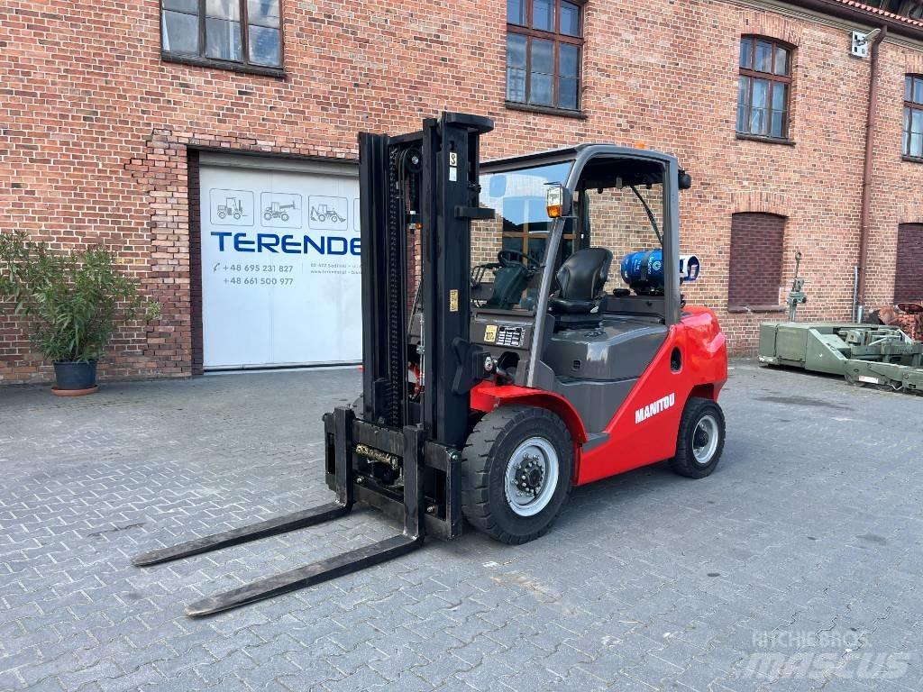 Manitou MI 40 G LPG trucks